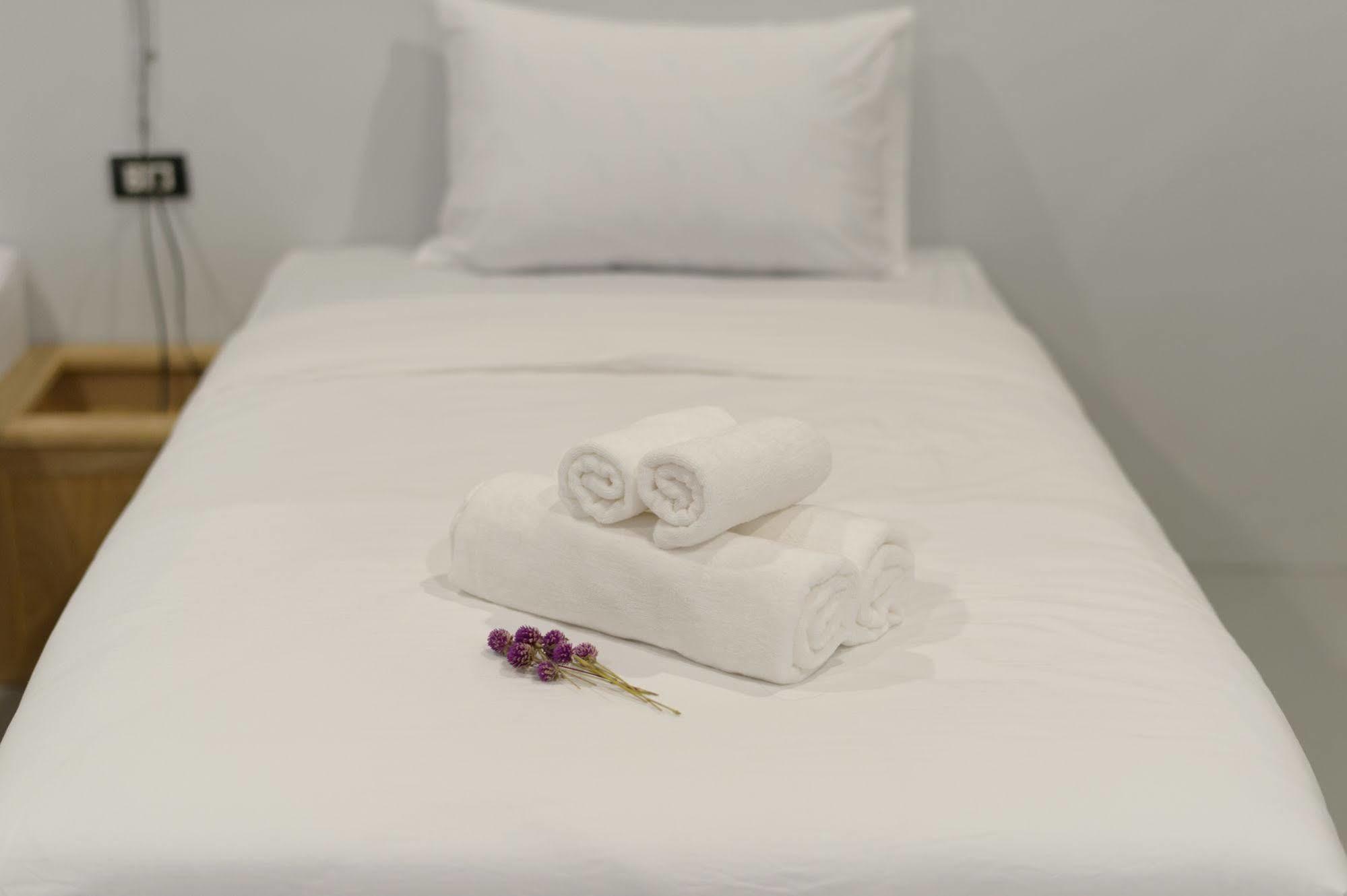 Little Lanna Guesthouse Чиангмай Экстерьер фото
